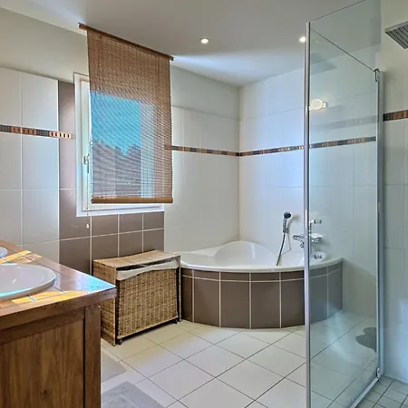 Charme De La Fradiniere By Interhome Nyaraló Saint-Hilaire-de-Riez