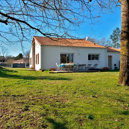 Vakantiehuis Charme De La Fradiniere By Interhome